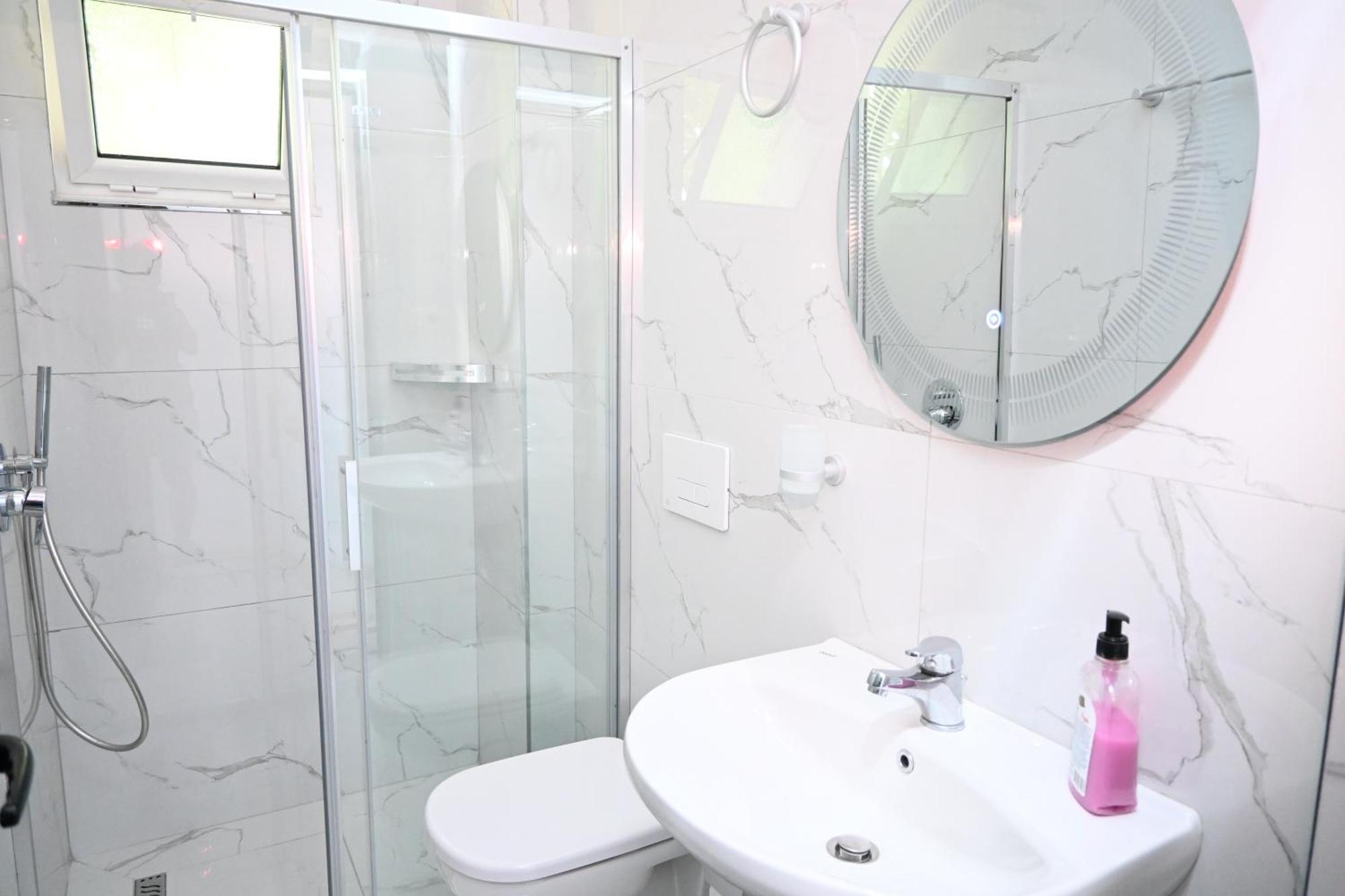Apartament Luani Ksamil Bilik gambar